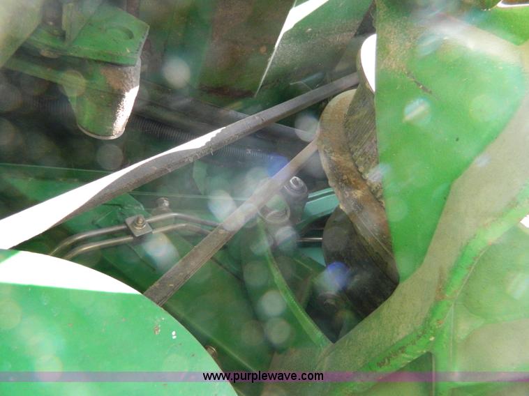 image for item G7759 1992 John Deere 9600 combine