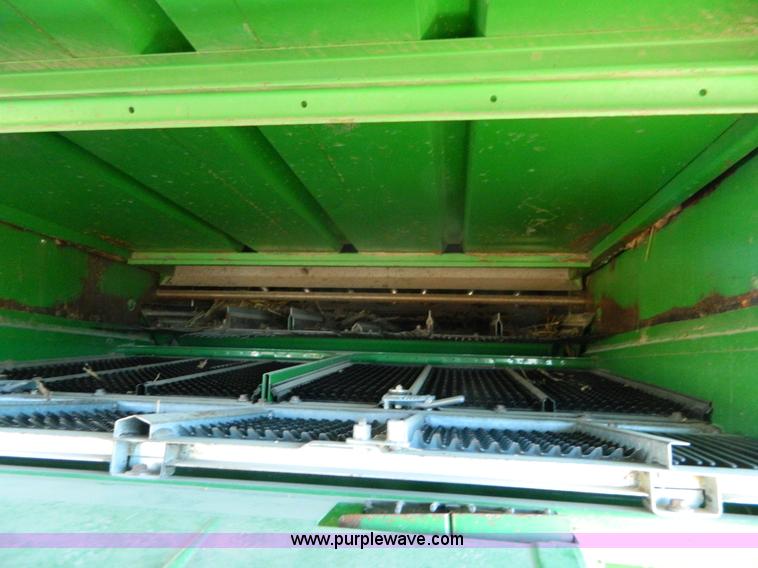 image for item G7759 1992 John Deere 9600 combine