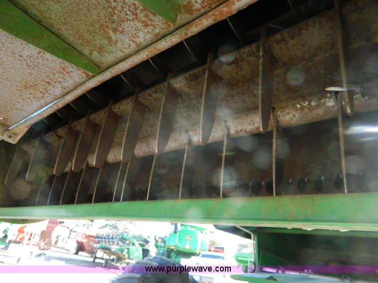 image for item G7759 1992 John Deere 9600 combine