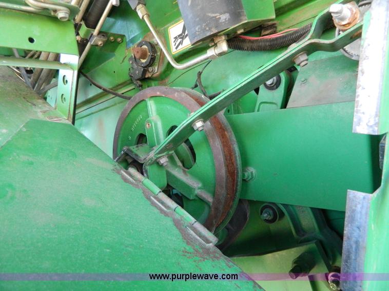 image for item G7759 1992 John Deere 9600 combine