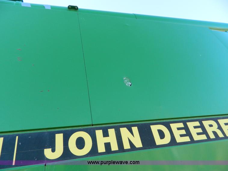 image for item G7759 1992 John Deere 9600 combine