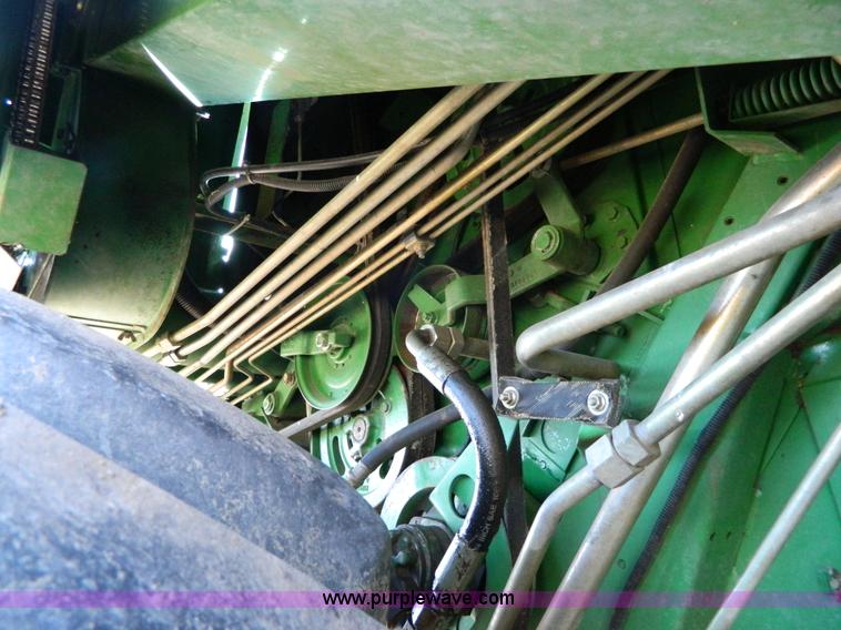 image for item G7759 1992 John Deere 9600 combine