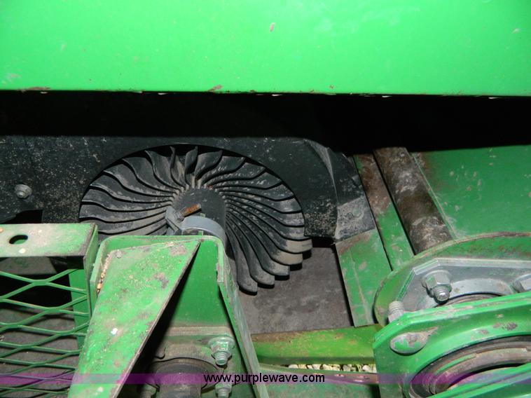 image for item G7759 1992 John Deere 9600 combine
