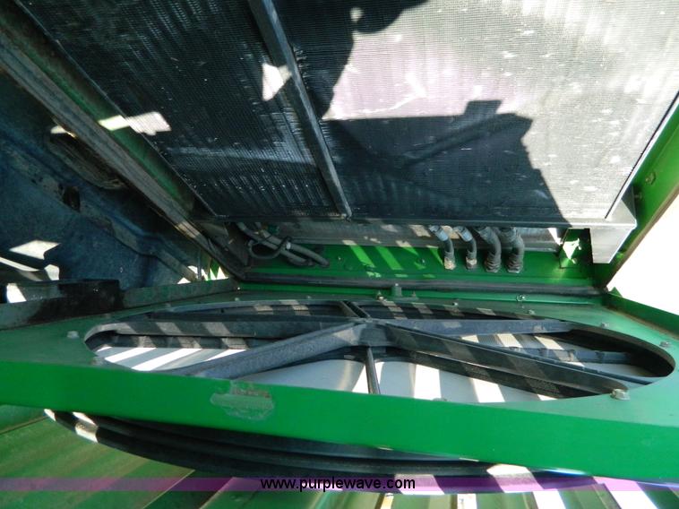 image for item G7759 1992 John Deere 9600 combine