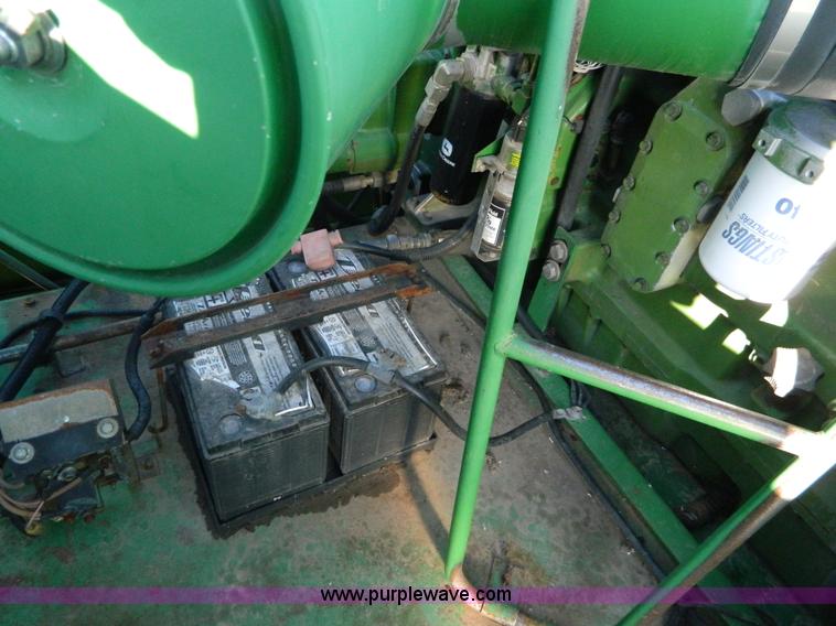 image for item G7759 1992 John Deere 9600 combine