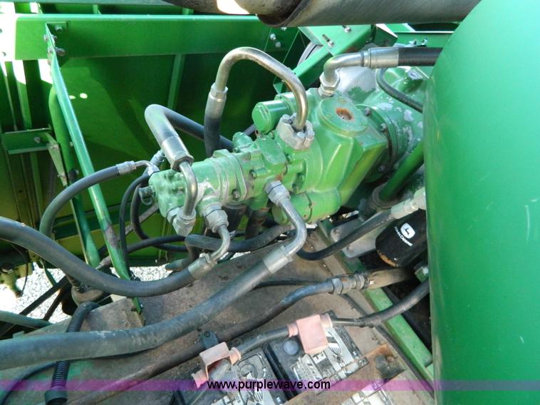 image for item G7759 1992 John Deere 9600 combine