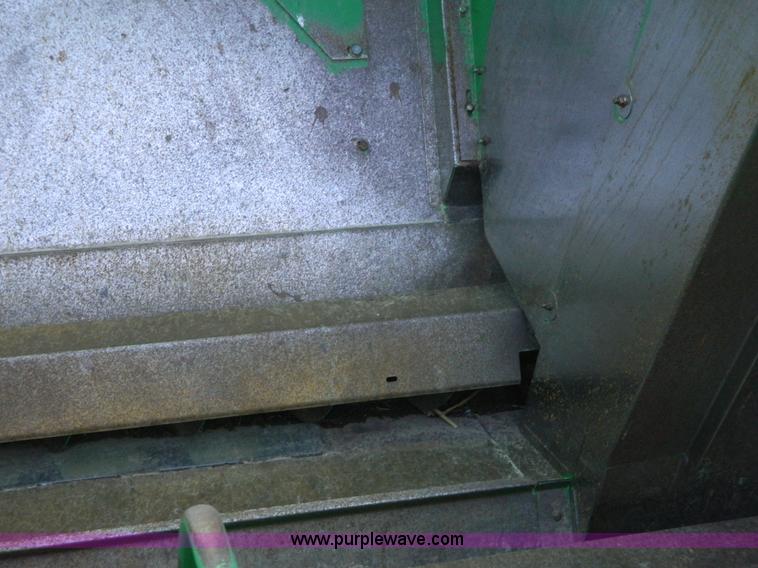 image for item G7759 1992 John Deere 9600 combine