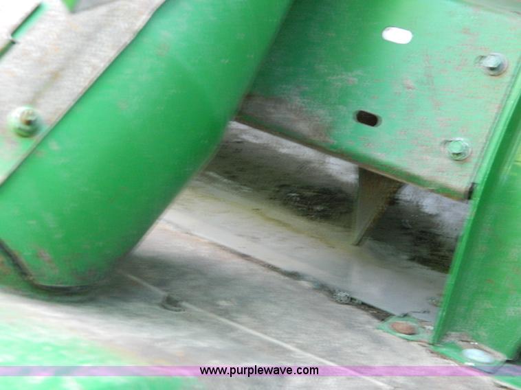 image for item G7759 1992 John Deere 9600 combine