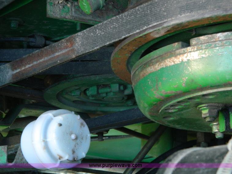 image for item G7759 1992 John Deere 9600 combine