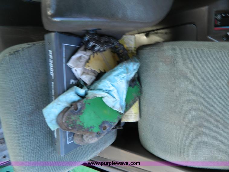 image for item G7759 1992 John Deere 9600 combine