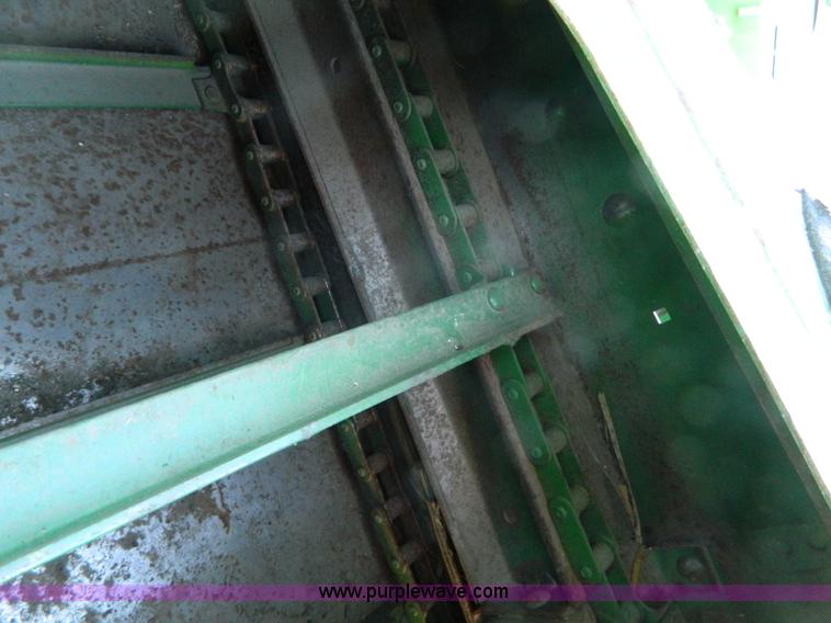 image for item G7759 1992 John Deere 9600 combine