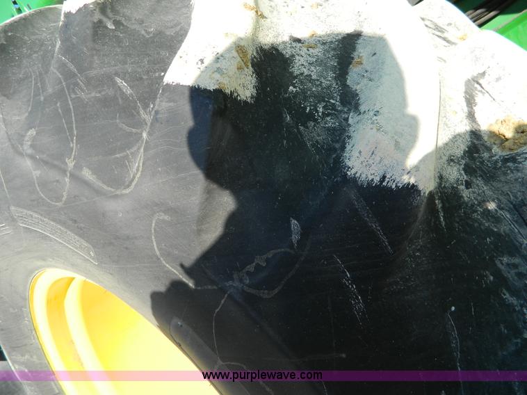 image for item G7762 2001 John Deere 9750 STS combine