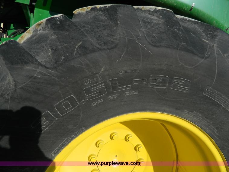 image for item G7762 2001 John Deere 9750 STS combine