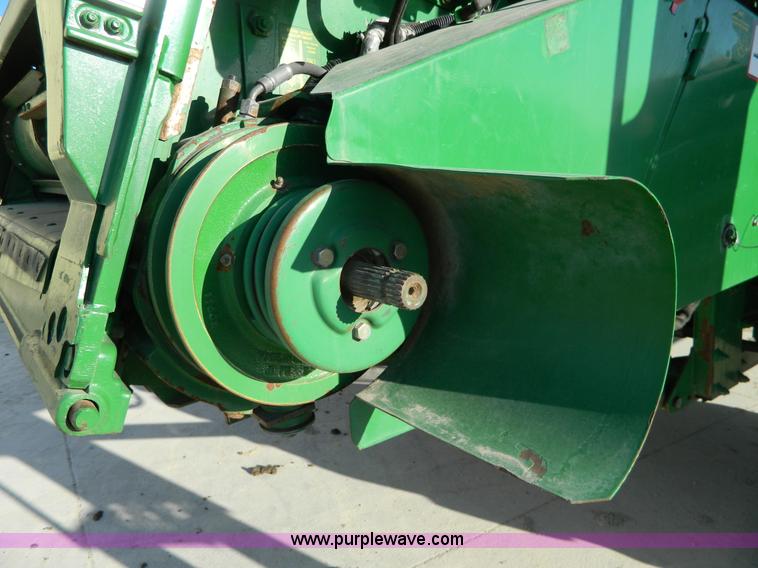 image for item G7762 2001 John Deere 9750 STS combine