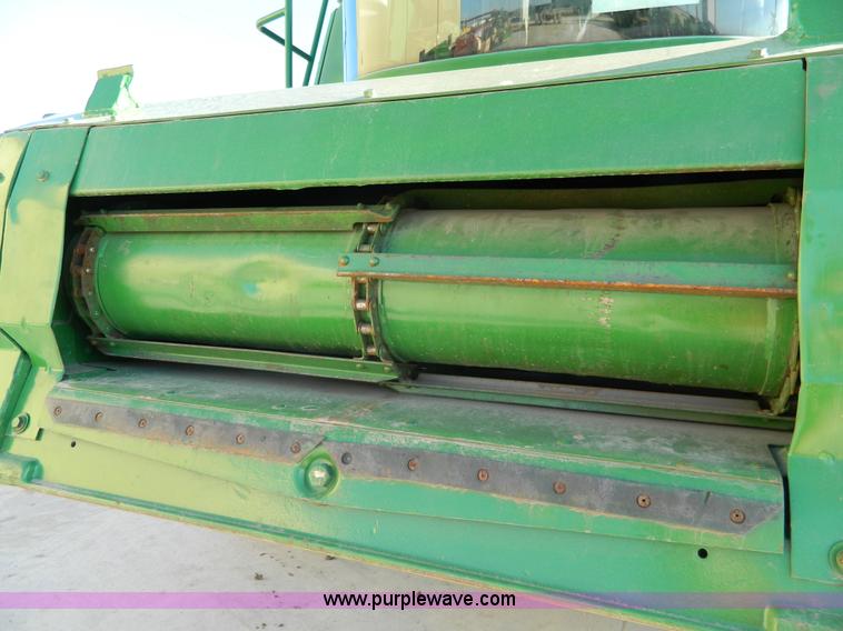 image for item G7762 2001 John Deere 9750 STS combine