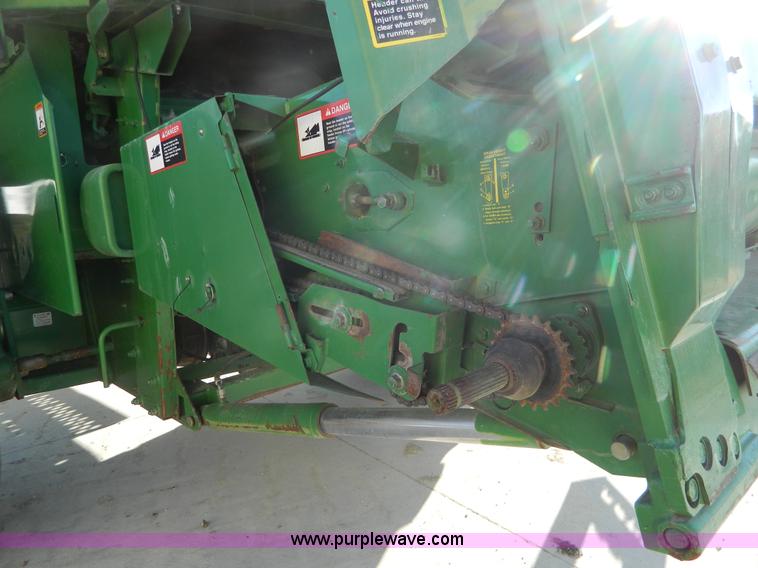 image for item G7762 2001 John Deere 9750 STS combine
