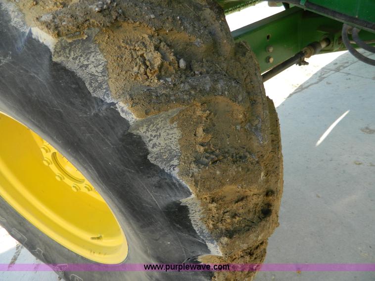 image for item G7762 2001 John Deere 9750 STS combine