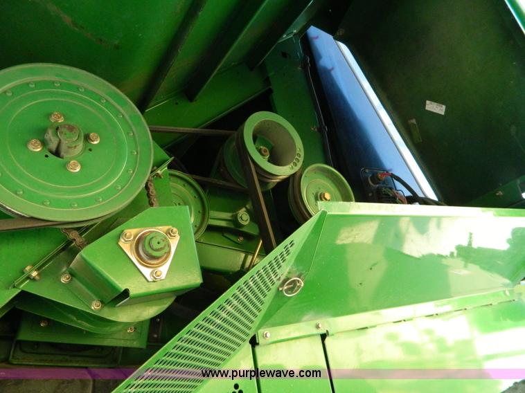 image for item G7762 2001 John Deere 9750 STS combine