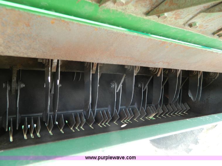 image for item G7762 2001 John Deere 9750 STS combine