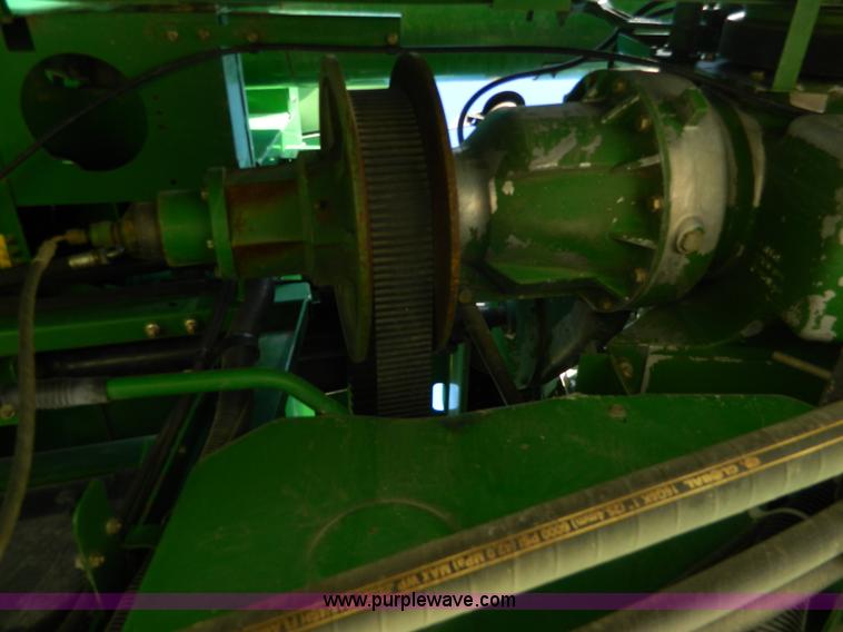 image for item G7762 2001 John Deere 9750 STS combine