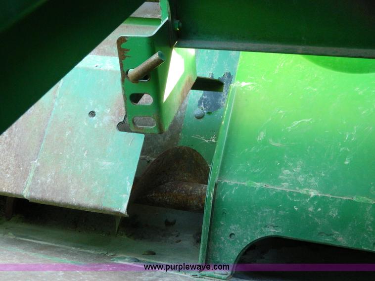 image for item G7762 2001 John Deere 9750 STS combine