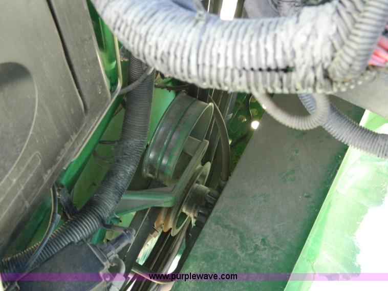 image for item G7762 2001 John Deere 9750 STS combine