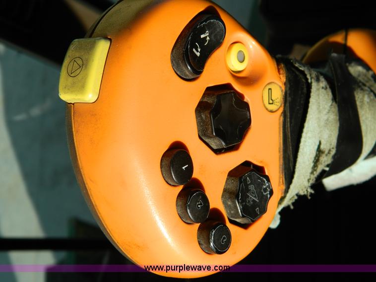 image for item G7762 2001 John Deere 9750 STS combine