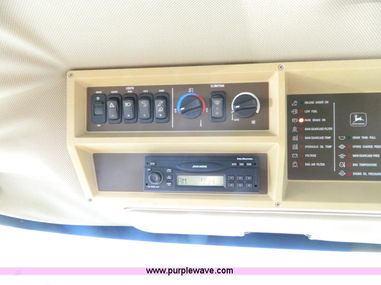 image for item G7762 2001 John Deere 9750 STS combine