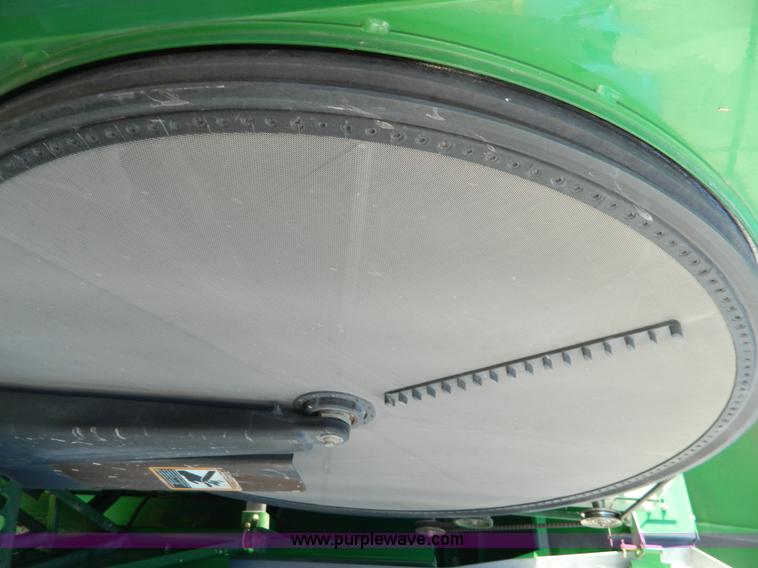 image for item G7762 2001 John Deere 9750 STS combine