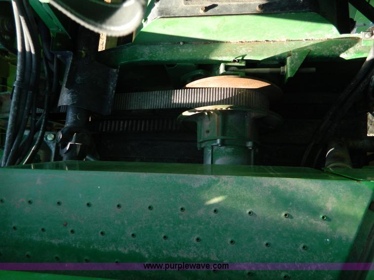 image for item G7762 2001 John Deere 9750 STS combine