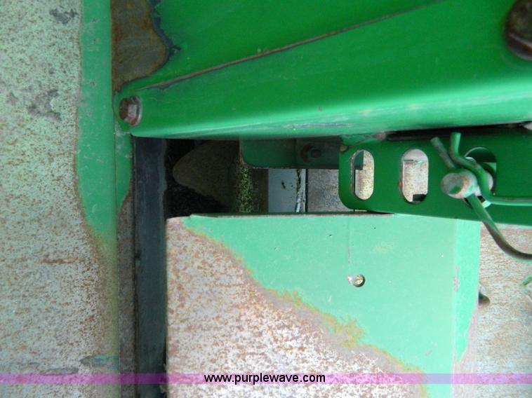 image for item G7762 2001 John Deere 9750 STS combine