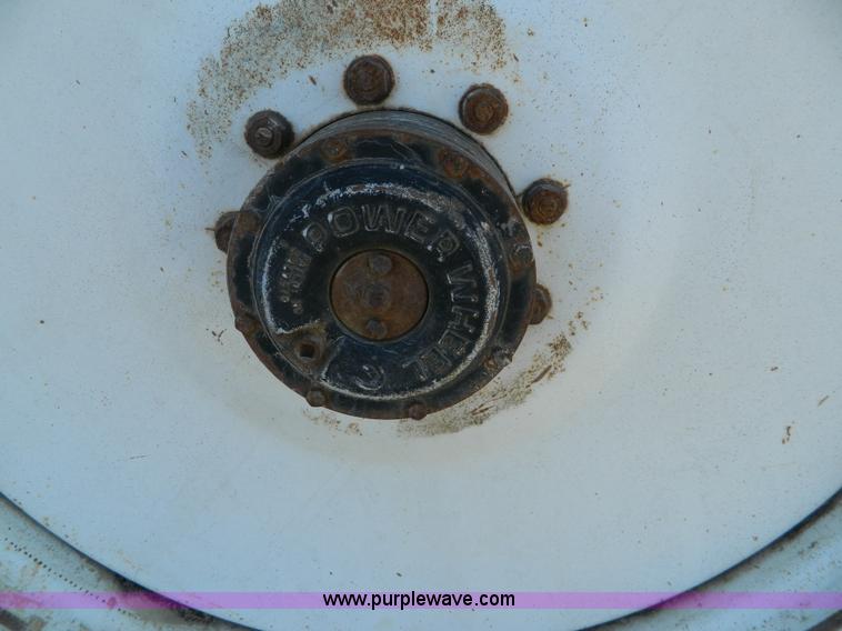 image for item G7763 1994 Willmar 760 self-propelled sprayer