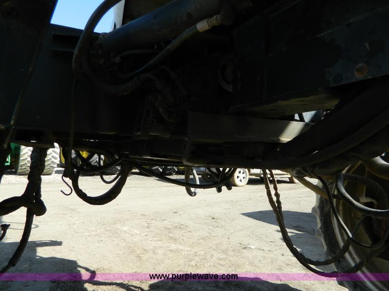 image for item G7763 1994 Willmar 760 self-propelled sprayer