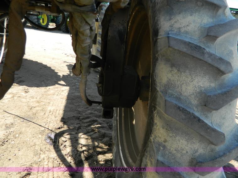 image for item G7763 1994 Willmar 760 self-propelled sprayer