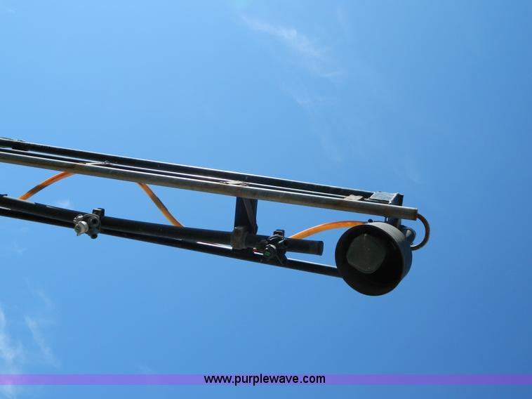 image for item G7763 1994 Willmar 760 self-propelled sprayer