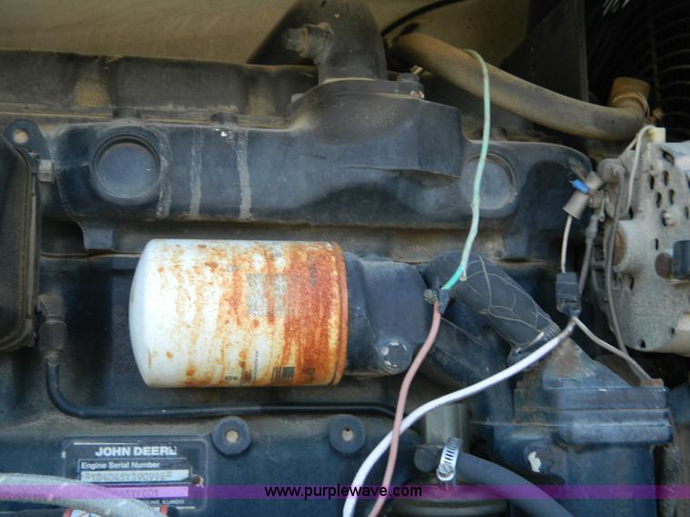 image for item G7763 1994 Willmar 760 self-propelled sprayer