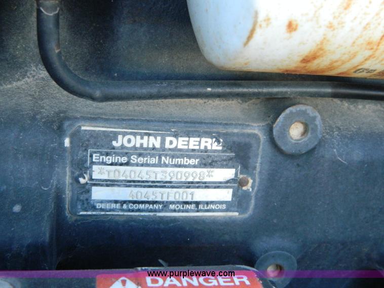 image for item G7763 1994 Willmar 760 self-propelled sprayer