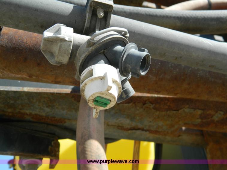 image for item G7763 1994 Willmar 760 self-propelled sprayer