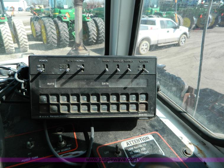 image for item G7763 1994 Willmar 760 self-propelled sprayer