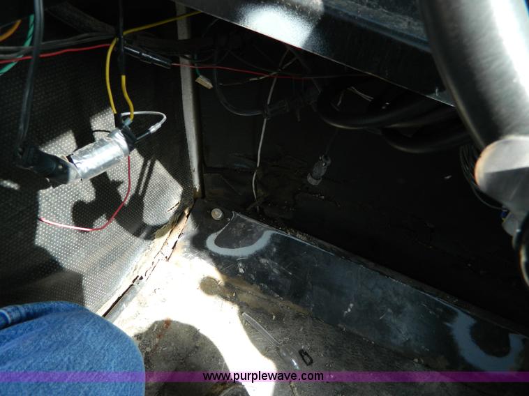 image for item G7763 1994 Willmar 760 self-propelled sprayer