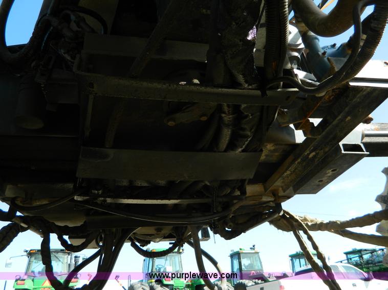 image for item G7763 1994 Willmar 760 self-propelled sprayer