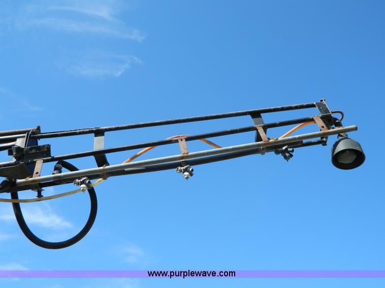 image for item G7763 1994 Willmar 760 self-propelled sprayer