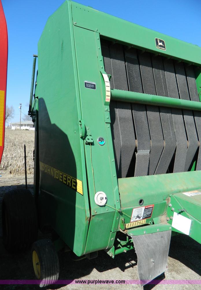 image for item G7767 1997 John Deere 566 baler