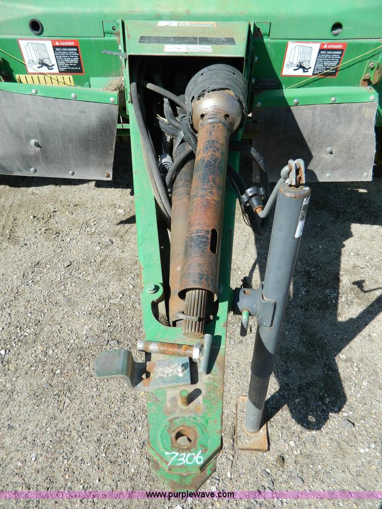 image for item G7767 1997 John Deere 566 baler