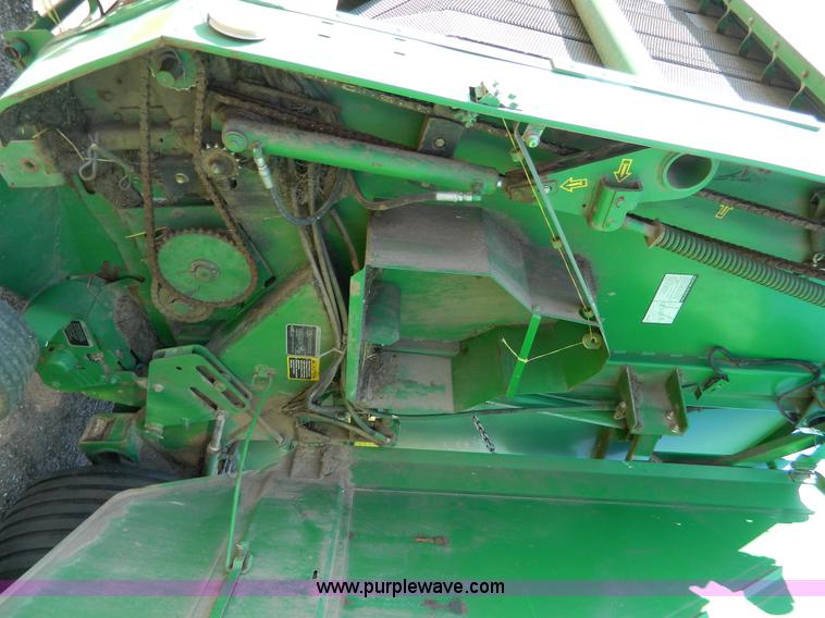 image for item G7767 1997 John Deere 566 baler