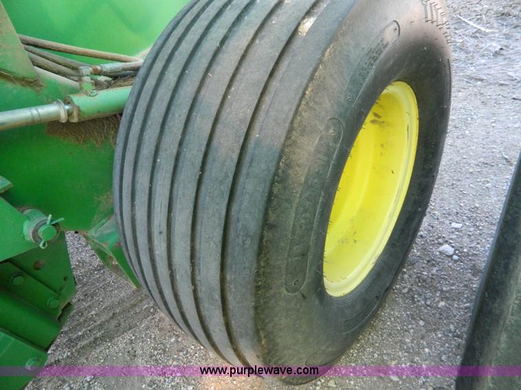image for item G7767 1997 John Deere 566 baler
