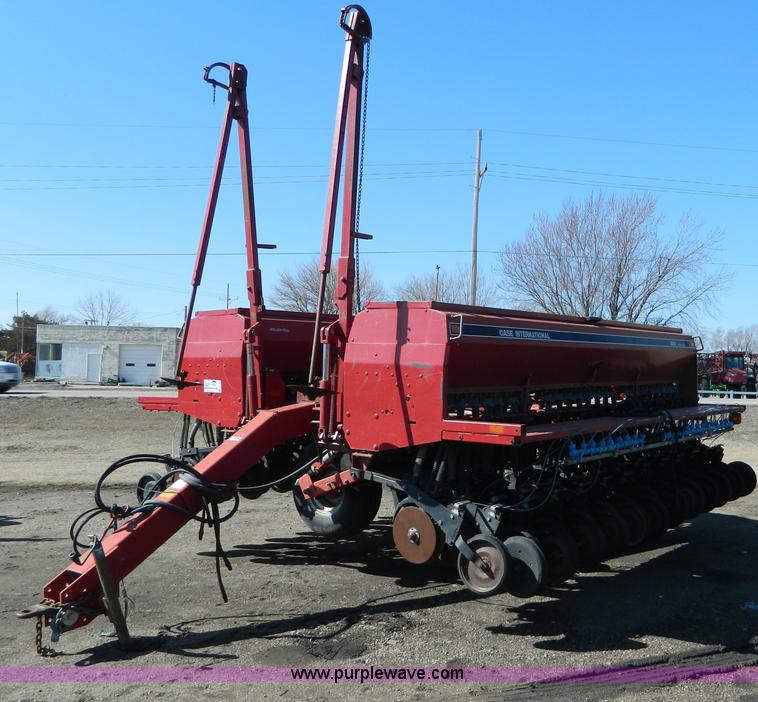 image for item G7770 Case IH 5500 30' drill