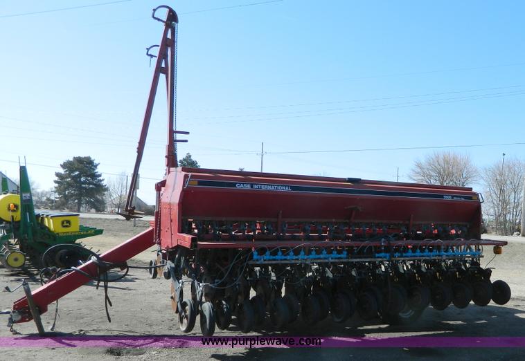 image for item G7770 Case IH 5500 30' drill