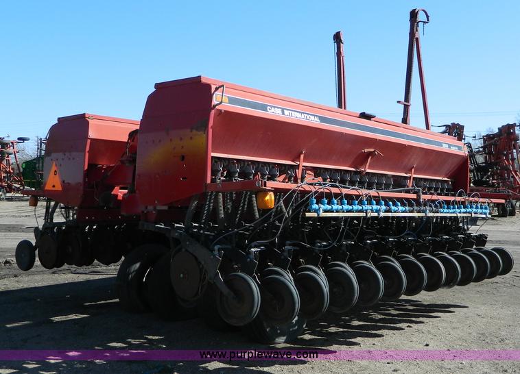image for item G7770 Case IH 5500 30' drill