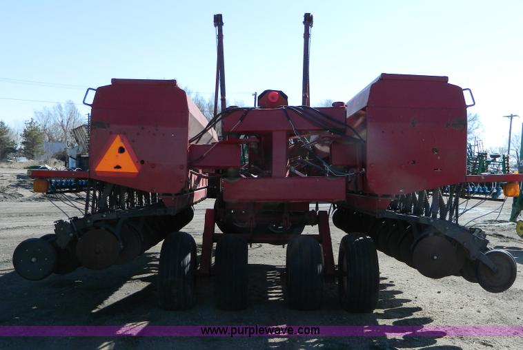 image for item G7770 Case IH 5500 30' drill